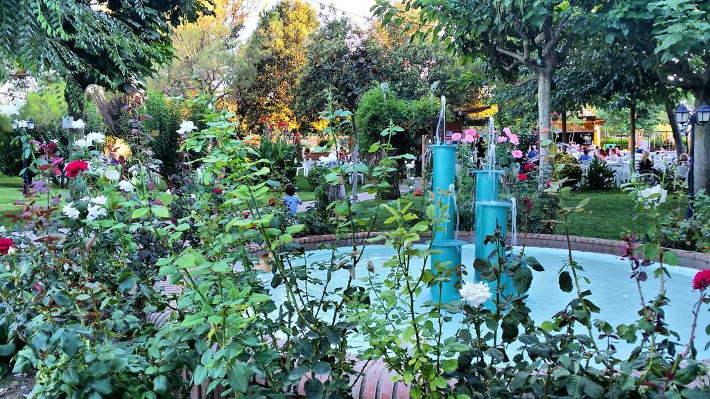 Jardins Del Segria Hotel Лерида Екстериор снимка