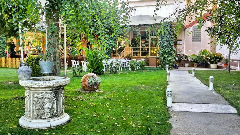 Jardins Del Segria Hotel Лерида Екстериор снимка