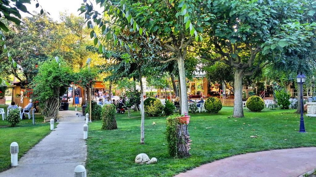 Jardins Del Segria Hotel Лерида Екстериор снимка