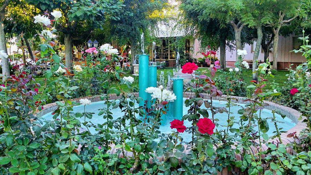 Jardins Del Segria Hotel Лерида Екстериор снимка