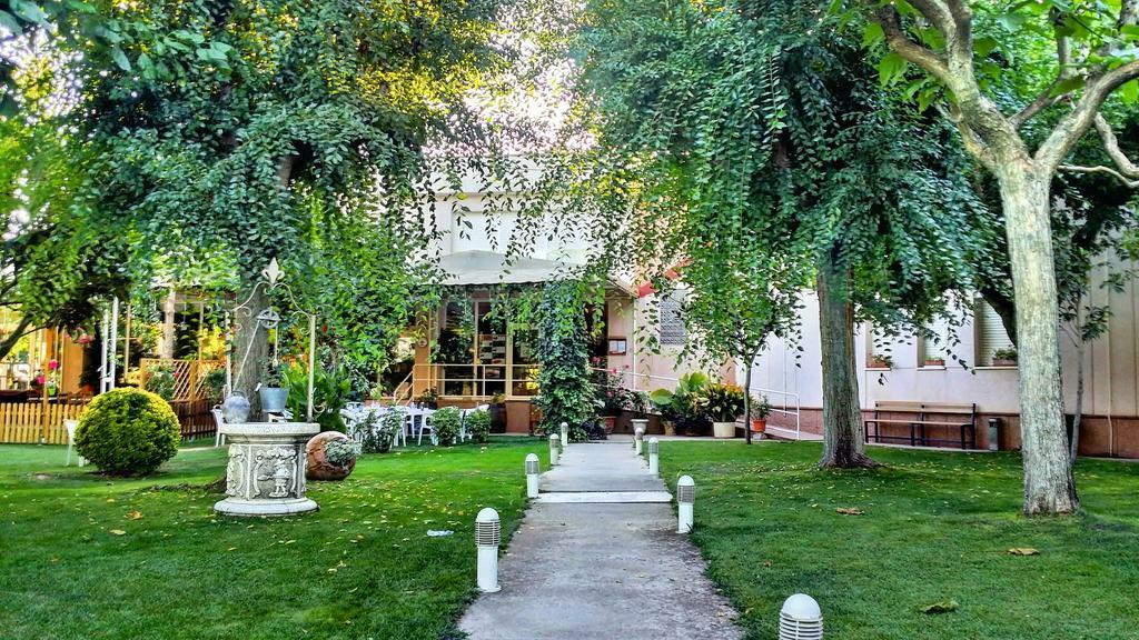 Jardins Del Segria Hotel Лерида Екстериор снимка