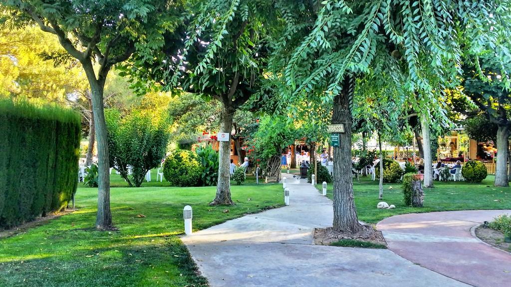 Jardins Del Segria Hotel Лерида Екстериор снимка