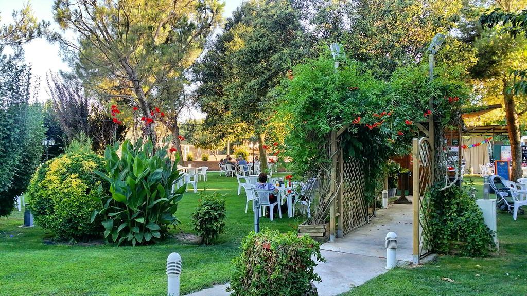 Jardins Del Segria Hotel Лерида Екстериор снимка