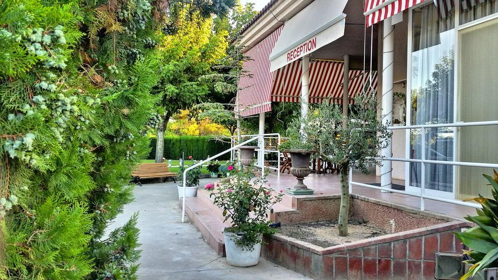 Jardins Del Segria Hotel Лерида Екстериор снимка