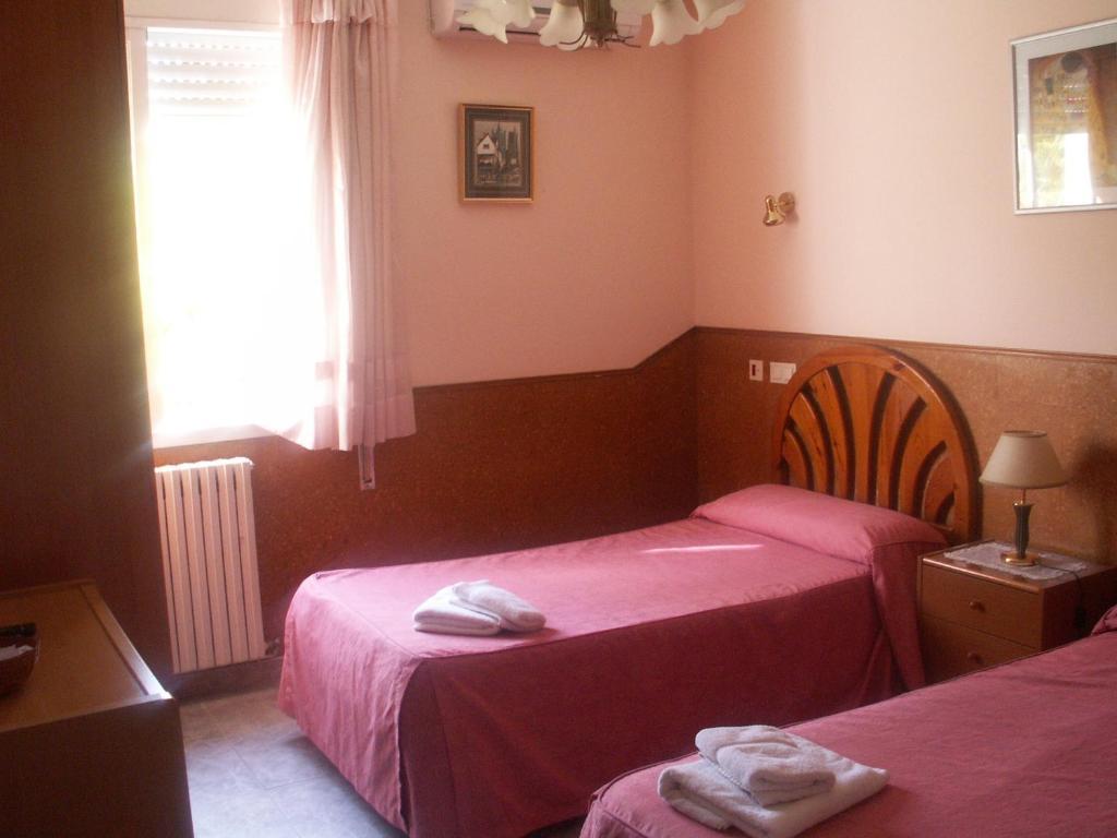 Jardins Del Segria Hotel Лерида Екстериор снимка